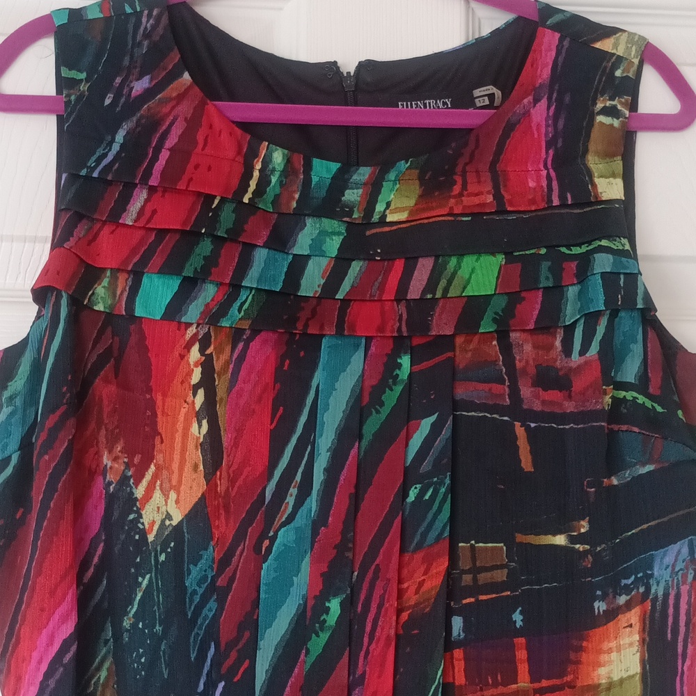 SALE!!!  Red and Green Sleeveless below knee Dress Ellen Tracy